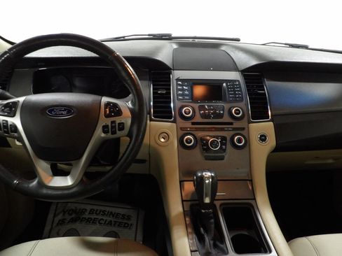 Used 2017 Ford Taurus SE image 11