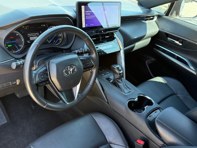 Used 2023 Toyota Venza XLE AWD/4WD image 8