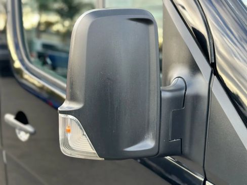 Used 2014 Mercedes-Benz Sprinter 2500 image 36