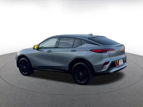 Used 2025 Buick Envista Sport Touring image 11