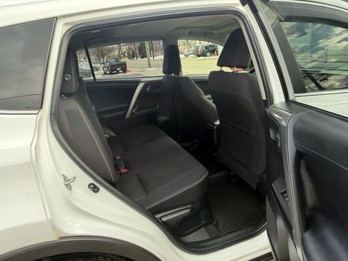 Used 2018 Toyota RAV4 XLE w/ Protection Package image 28