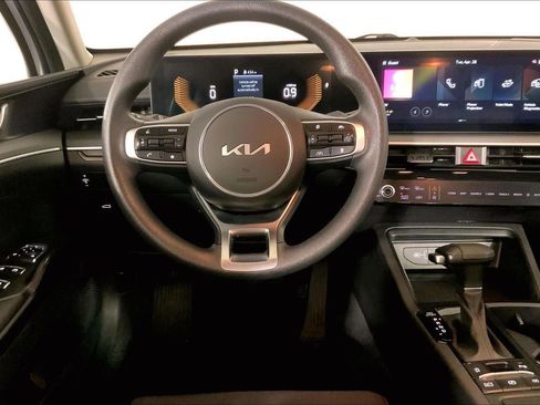 Used 2025 Kia K5 LXS FWD image 5