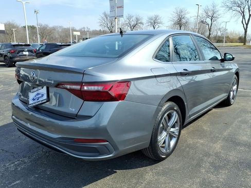 Used 2024 Volkswagen Jetta SE image 7