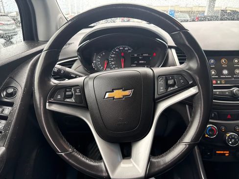 Used 2018 Chevrolet Trax LT w/ LT Convenience Package image 17