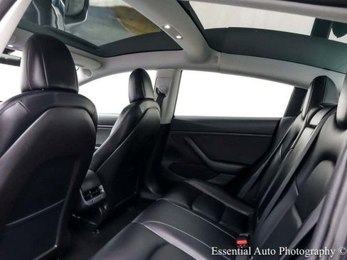Used 2018 Tesla Model 3 Long Range RWD image 15