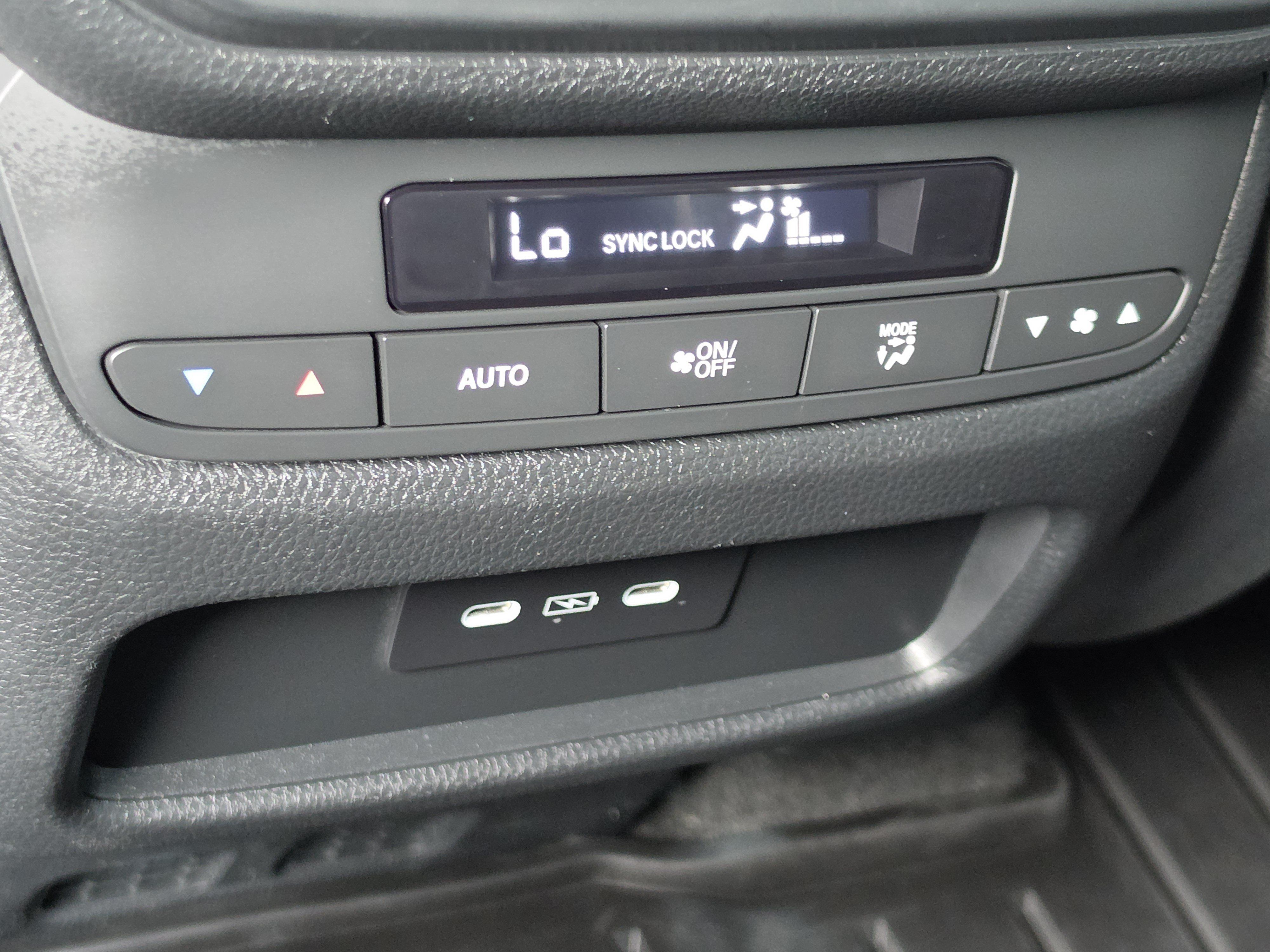 Used 2025 Honda Pilot EX-L image 9