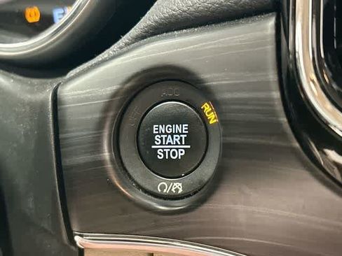 Used 2020 Jeep Grand Cherokee Limited AWD/4WD image 11