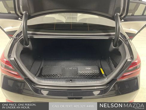 Used 2025 Genesis G70 2.5T RWD image 16
