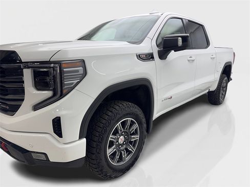 Used 2025 GMC Sierra 1500 AT4 image 11
