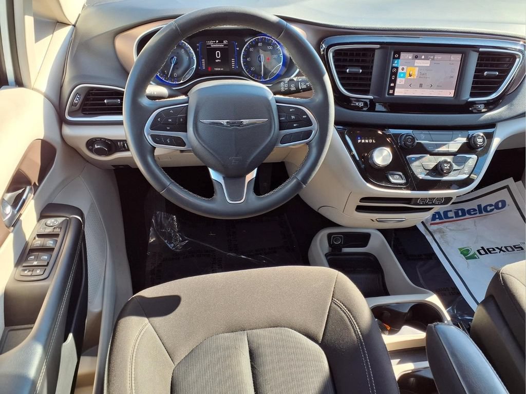 Used 2023 Chrysler Voyager LX FWD image 9