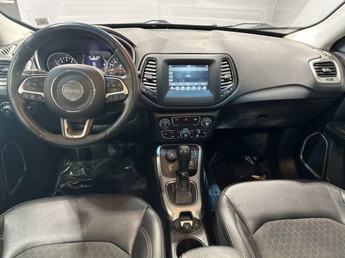 Used 2019 Jeep Compass Latitude w/ Cold Weather Group AWD/4WD image 8