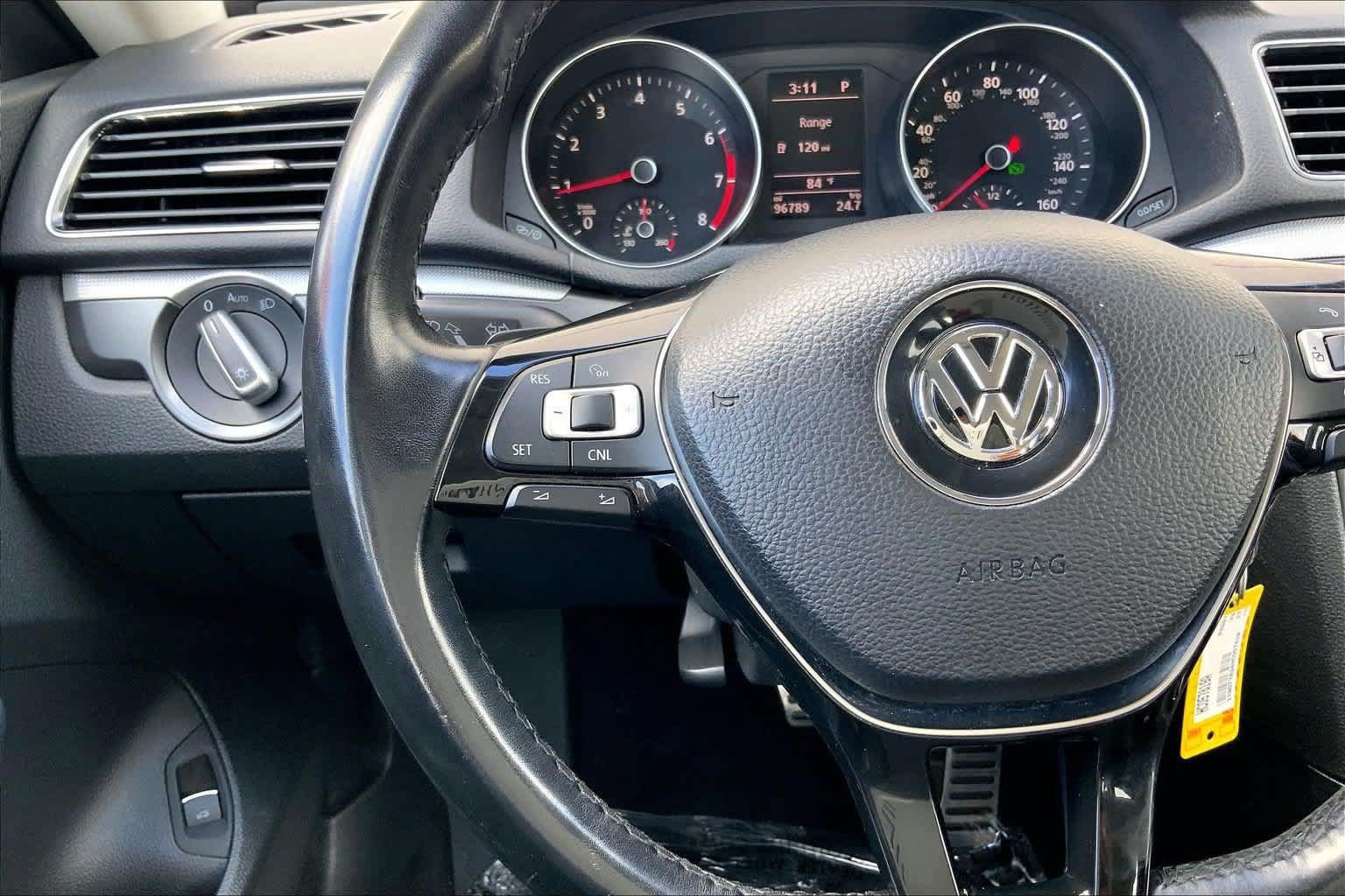 Used 2017 Volkswagen Passat 1.8T R-Line FWD image 24