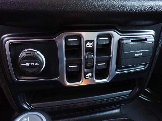 Used 2024 Jeep Wrangler Unlimited w/ Convenience Group AWD/4WD image 15