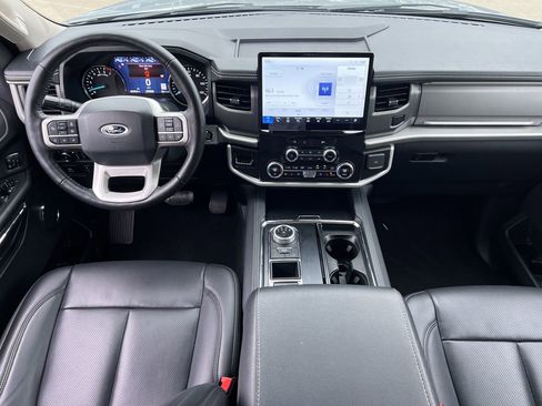 Used 2024 Ford Expedition XLT RWD image 9
