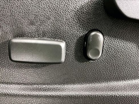 Used 2019 GMC Canyon SLT w/ Driver Alert Package RWD image 32