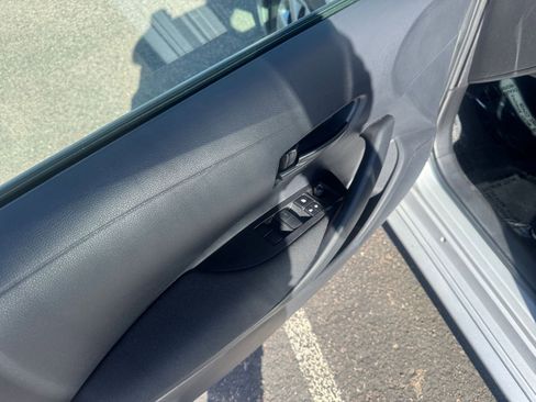 Used 2025 Toyota Corolla LE image 20