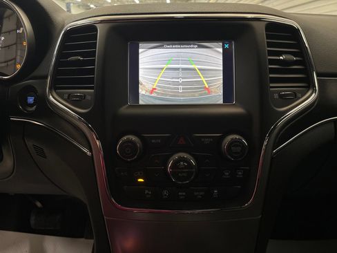 Used 2018 Jeep Grand Cherokee Limited AWD/4WD image 17