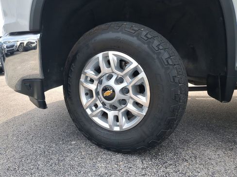 Used 2023 Chevrolet Silverado 2500 LT AWD/4WD image 32