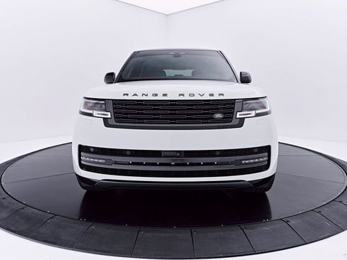 Used 2025 Land Rover Range Rover SE AWD/4WD image 17