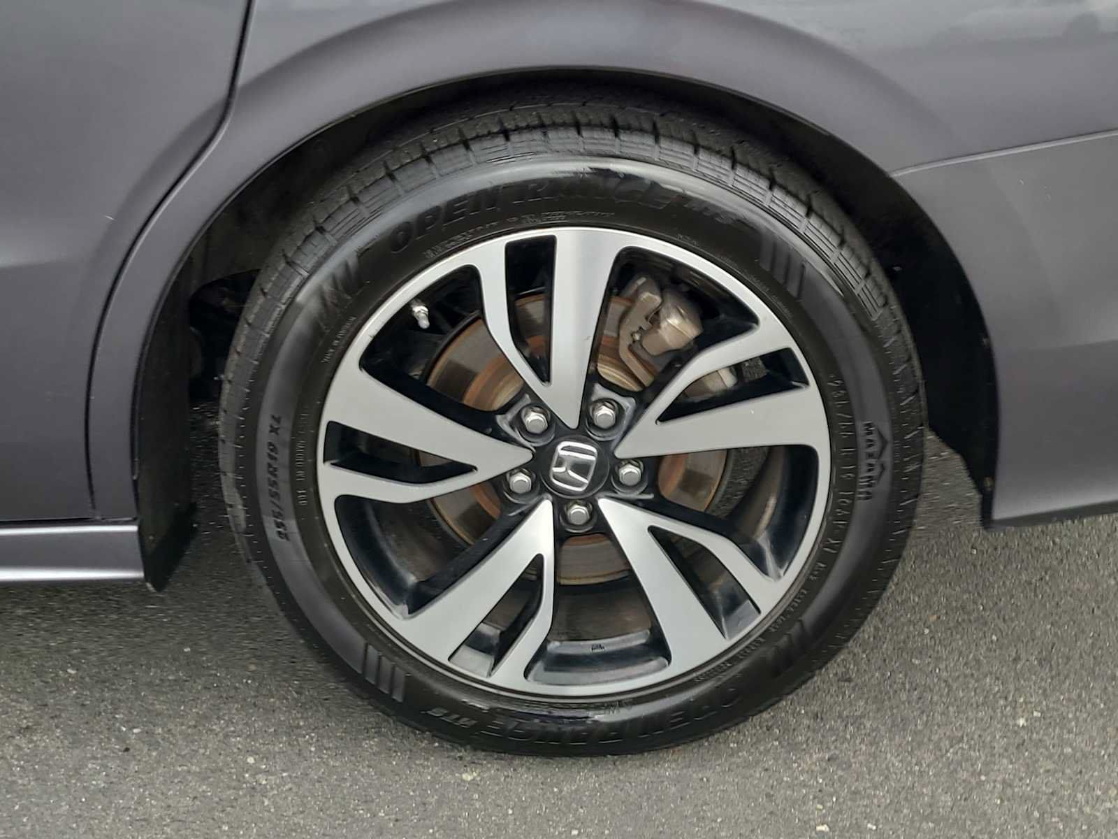Used 2018 Honda Odyssey Elite image 16