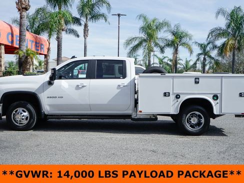 Used 2024 Chevrolet Silverado 3500 LT w/ Convenience Package AWD/4WD image 5