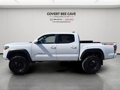 Used 2021 Toyota Tacoma TRD Off-Road w/ Technology Package image 5