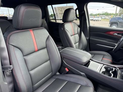 New 2026 Chevrolet Traverse RS w/ LPO, Floor Liner Package FWD image 30