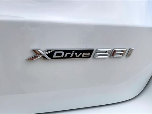 Used 2025 BMW X1 xDrive28i AWD/4WD image 10