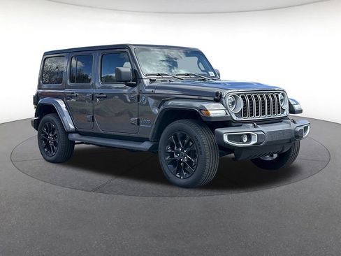 Certified 2025 Jeep Wrangler Unlimited Sahara AWD/4WD image 8