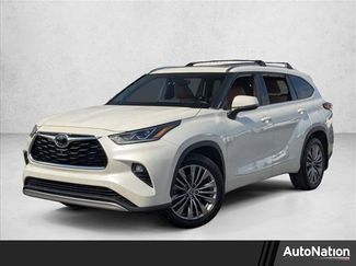Used 2021 Toyota Highlander Platinum video 1