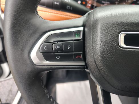 Certified 2025 Jeep Compass Limited AWD/4WD image 27