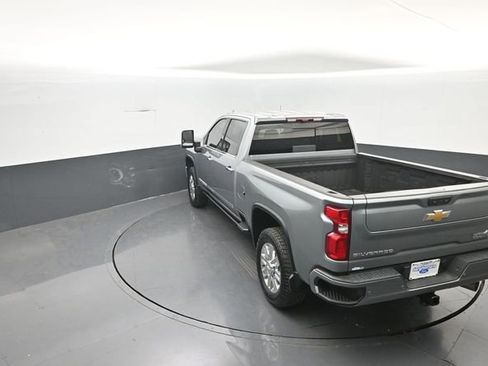 Used 2024 Chevrolet Silverado 2500 High Country w/ High Country Premium Package AWD/4WD image 32
