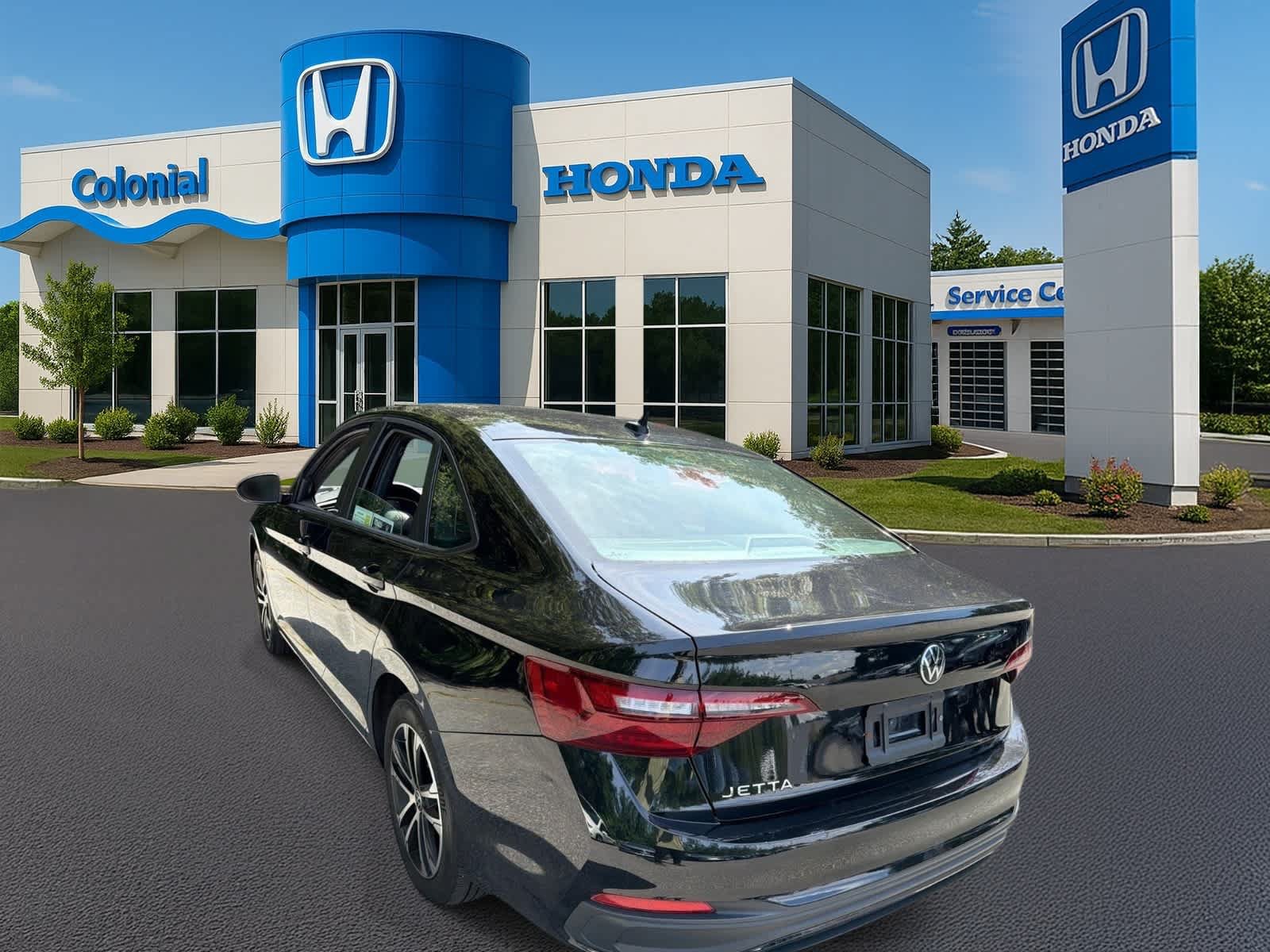 Used 2024 Volkswagen Jetta Sport FWD image 4