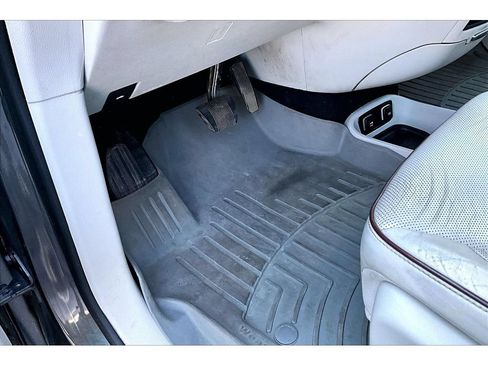 Used 2020 Chrysler Pacifica Limited FWD image 30