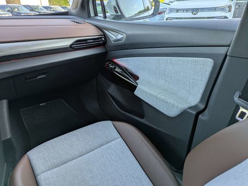 Used 2023 Volkswagen ID.4 Pro RWD image 18