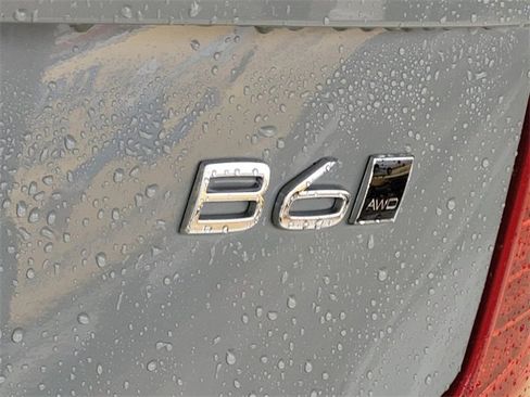 Certified 2025 Volvo XC90 B6 Plus image 6