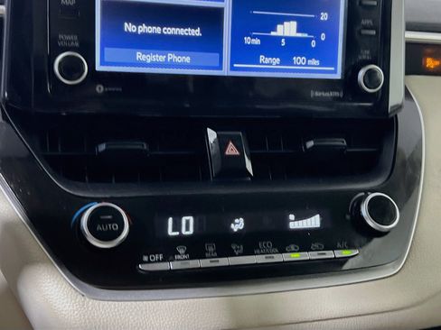 Used 2022 Toyota Corolla LE FWD image 25