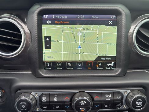 Used 2021 Jeep Wrangler Unlimited Rubicon image 40