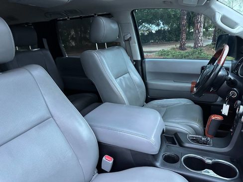 Used 2019 Toyota Sequoia Platinum image 30