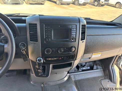 Used 2018 Mercedes-Benz Sprinter 2500 image 19