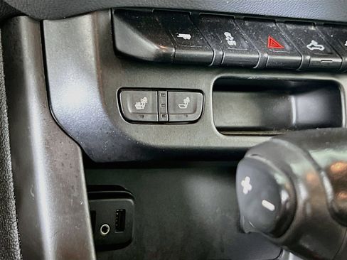Used 2019 Chevrolet Colorado Z71 AWD/4WD image 19