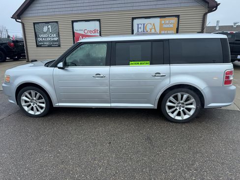 Used 2010 Ford Flex Limited image 8