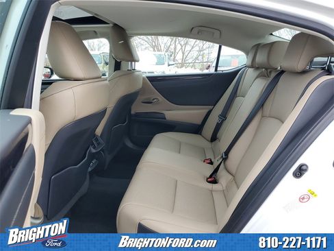 Used 2019 Lexus ES 350 Luxury image 10