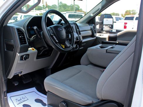 Used 2020 Ford F250 XL w/ Power Equipment Group image 20