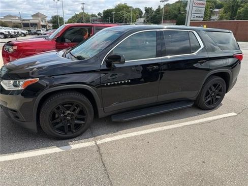 Used 2020 Chevrolet Traverse LS w/ LPO, Blackout Package AWD/4WD image 2