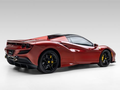 Certified 2022 Ferrari F8 Tributo RWD image 6