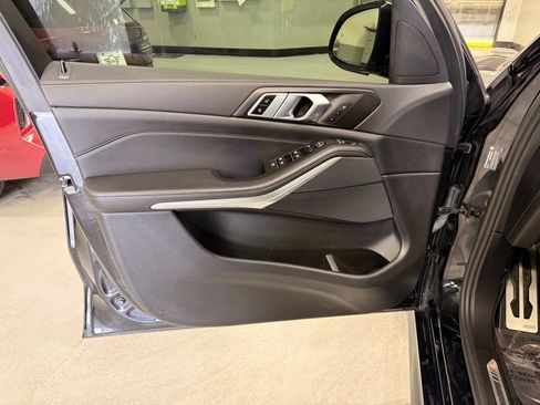 Used 2022 BMW X5 xDrive40i w/ M Sport Package AWD/4WD image 10