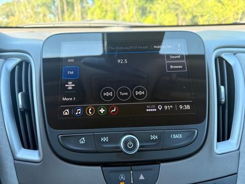 Used 2025 Chevrolet Malibu LT FWD image 7