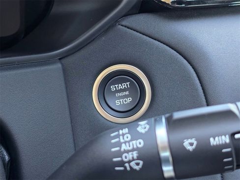 New 2026 Land Rover Range Rover Velar Dynamic SE image 16