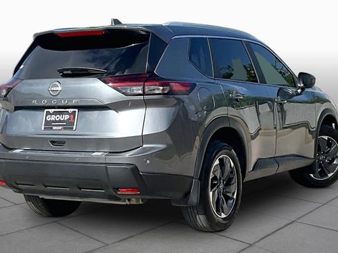 Certified 2026 Nissan Rogue SV w/ SV Premium Package FWD image 13